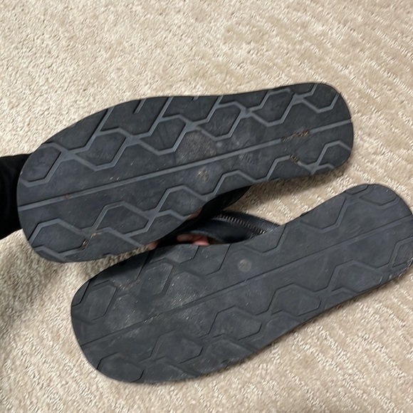 VERSACE VERSUS LEATHER FLIP FLOP SANDAL WITH ZIPPER - Picture 5 of 7